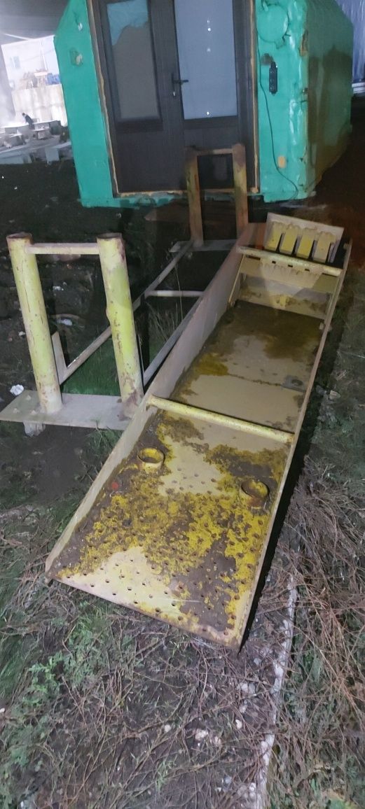 Вибра стол конвейный для брусчатка
