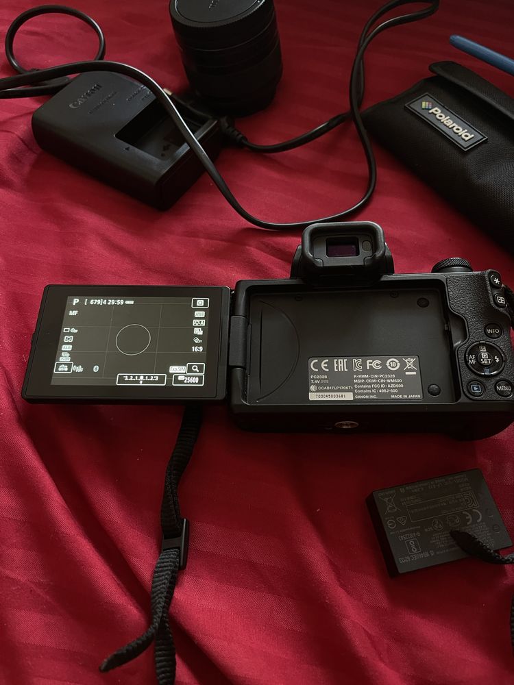 Canon mirrorless eos m50