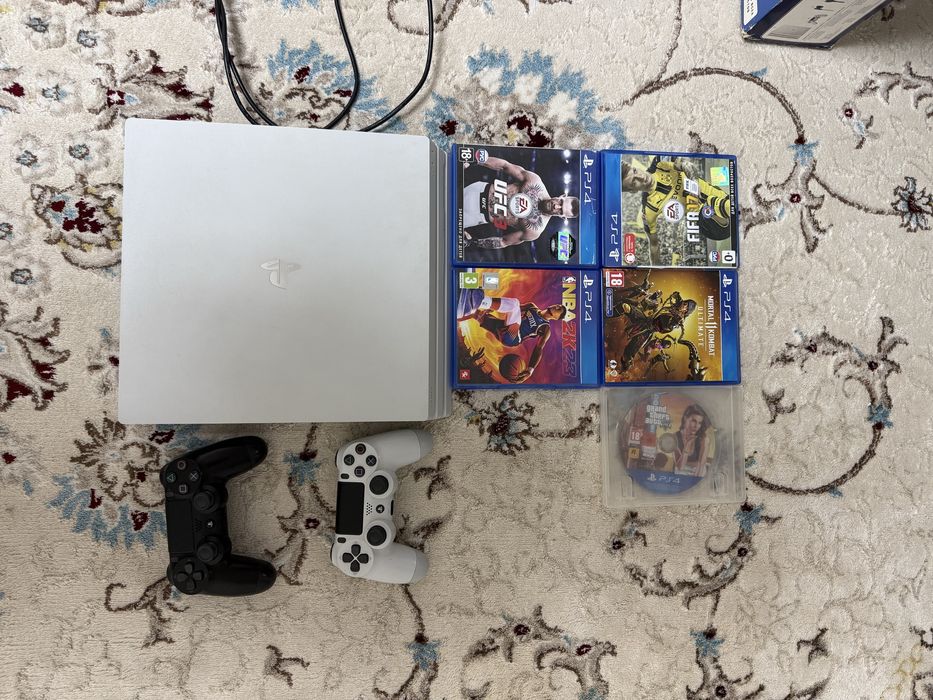 Ps 4 pro б/у в хорошем состоянии