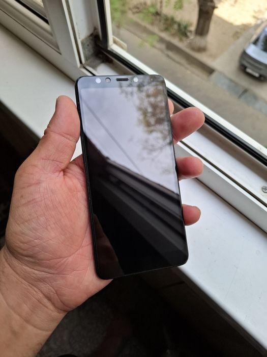 Продам Redmi 5 на запчасти или на востоновление