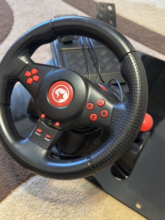 Volan gaming aproape nou