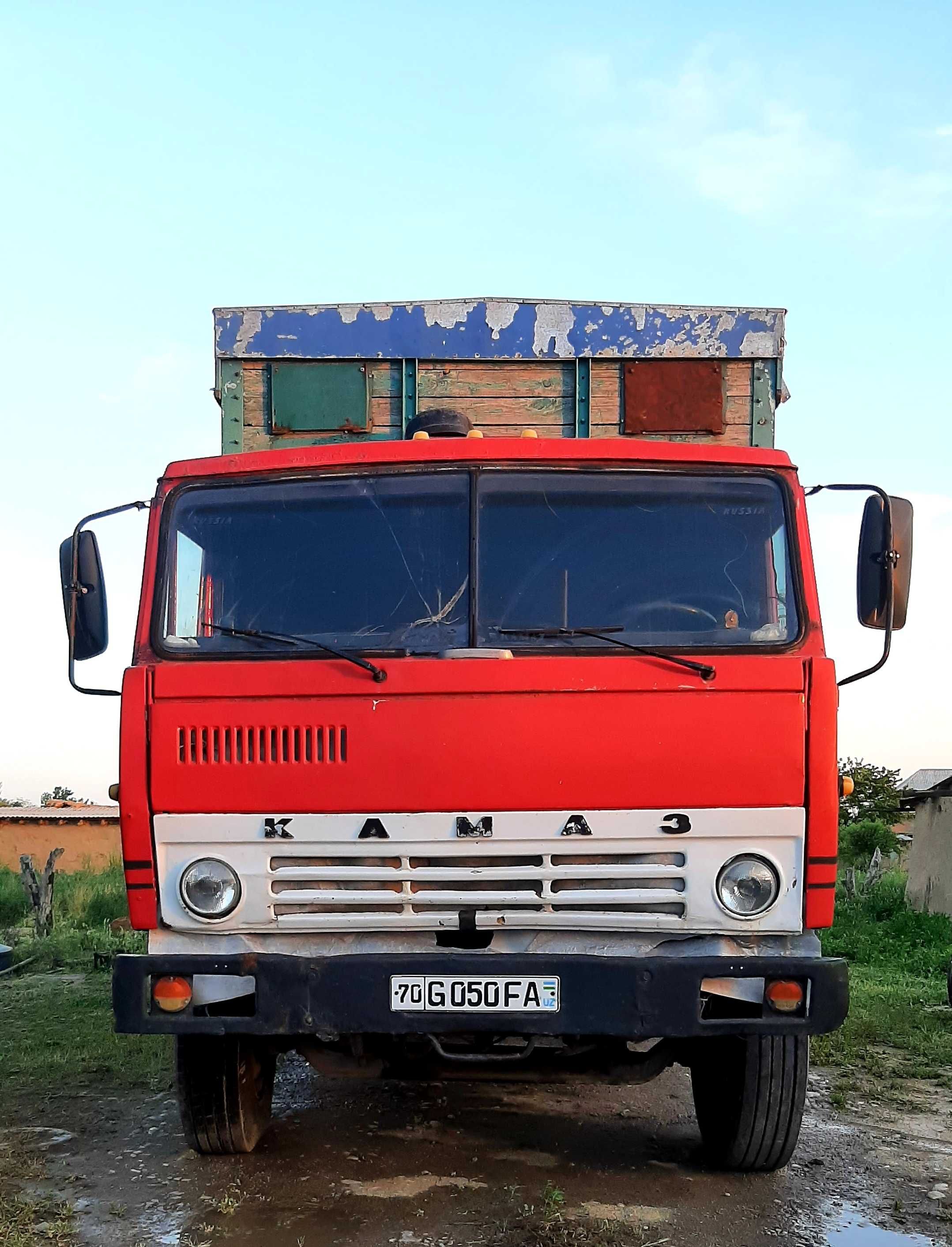 Kamaz srochno sotiladi