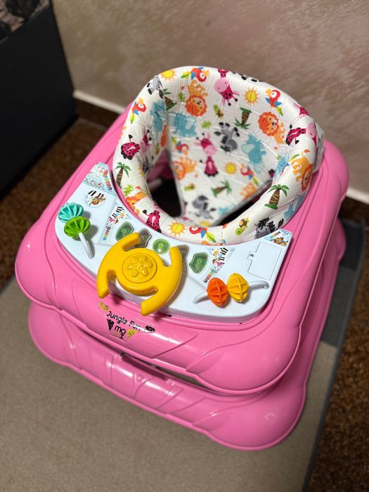 Проходилка за момиче Moni