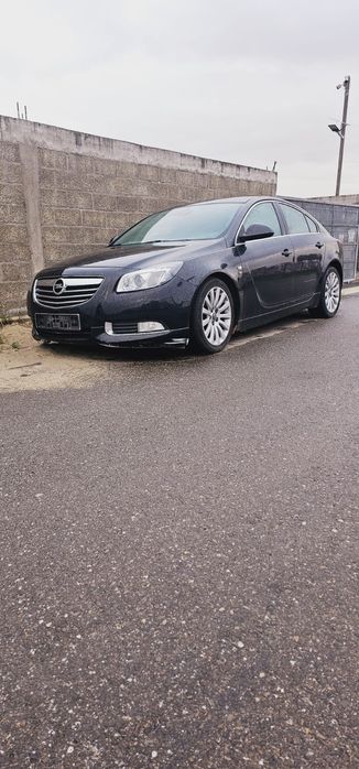 Dezmembrez Opel Insignia