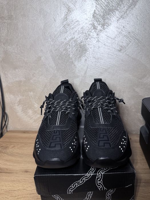 Versace chain reaction