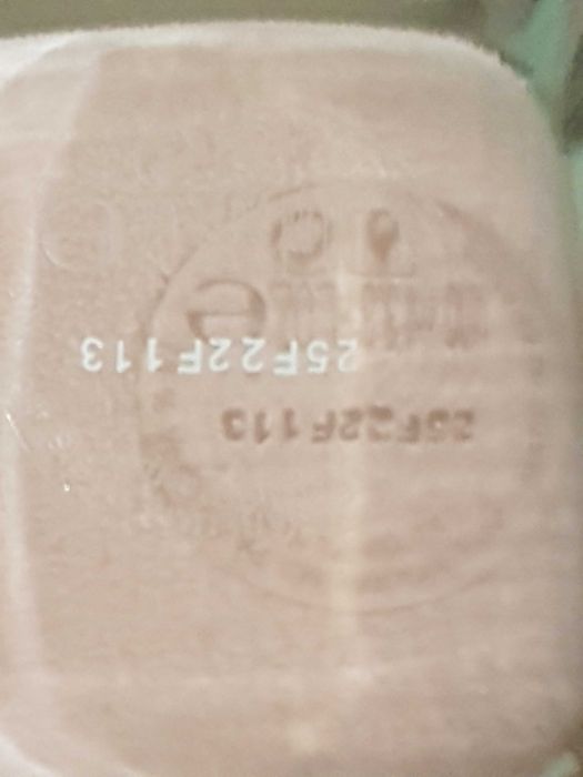 Дамски парфюми, нежни аромати.