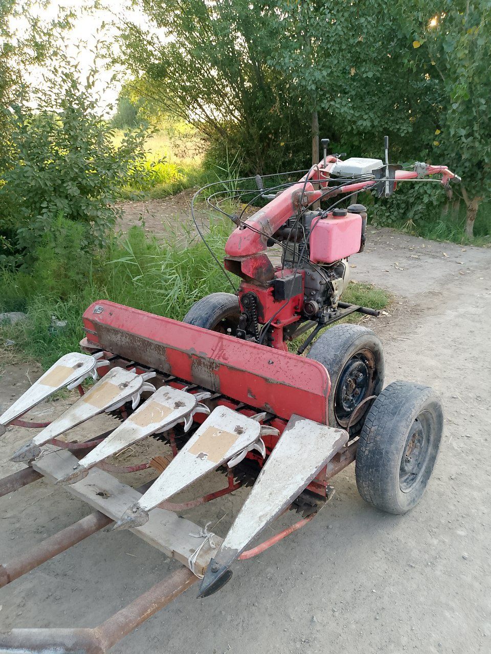 Mini traktor Champo