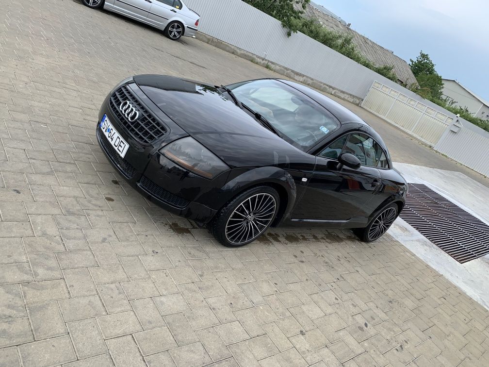 Vind audi tt benzina 1.8cc an 2004 sau schimb cu at sau buggy.