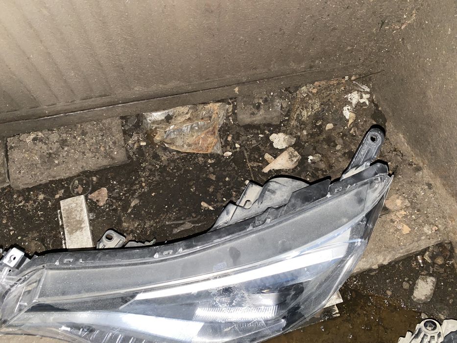 Far Toyota RAV 4 facelift 2015 - 2017 far stanga led rav4 XA40