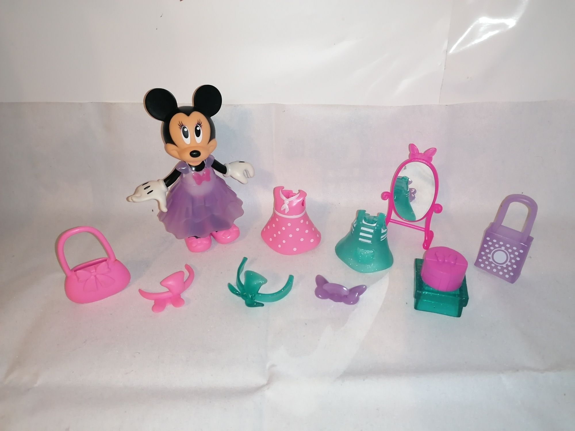 Minnie mouse cu accesorii