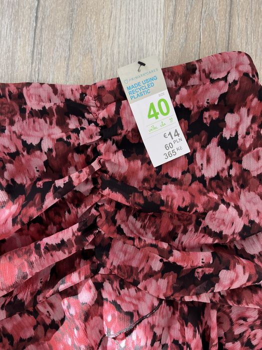 Camasa+ fustita (costum) nou, cu eticheta