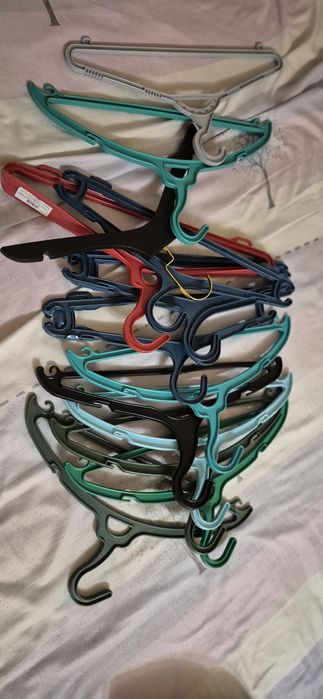 Вешалки по 30 тг за штуку