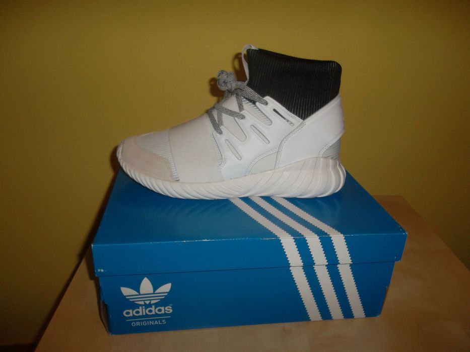 Adidasi Adidas Tubular Doom marimea 43 1/3