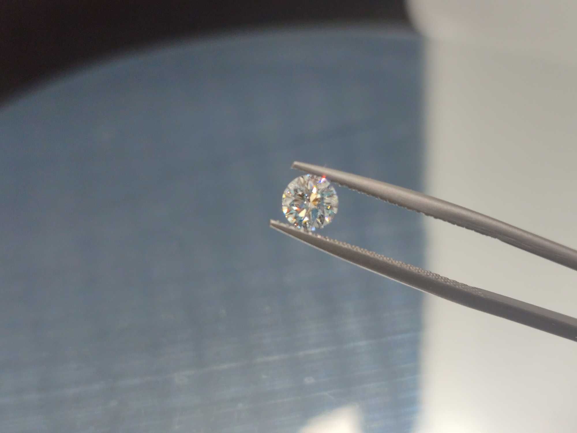 Диамант 0.45 карата с GIA сертификат