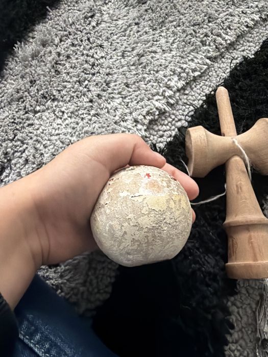 Kendama x.  Cu grip