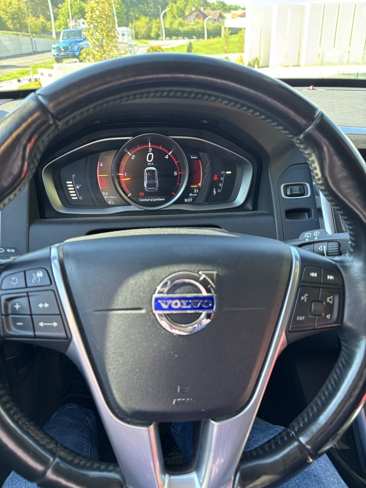 VOLVO  XC 60  / 2016 / 2.4 / D6 / 220 cp