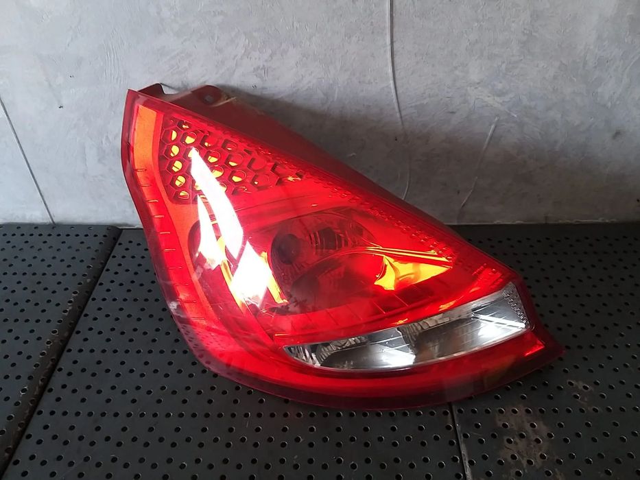 Stop tripla lampa stanga ford fiesta 6 cb1 ccn 8a6113405a