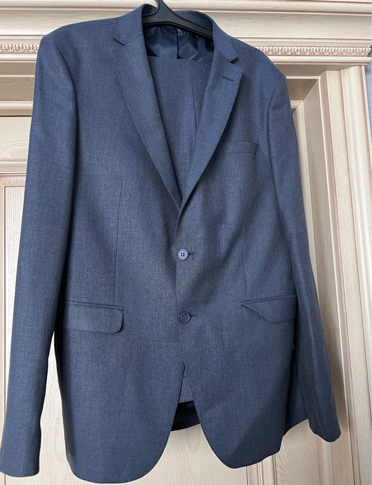 Продам мужской костюм