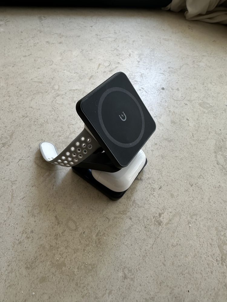 Зарядвна станция 3 в 1 MagSafe