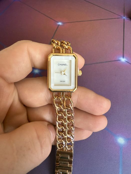 Продам часы женские