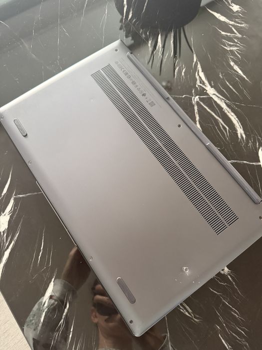 Lenovo 11th generation i7 16 GB RAM, 1 TB SSD (≈ 950 GB общо)