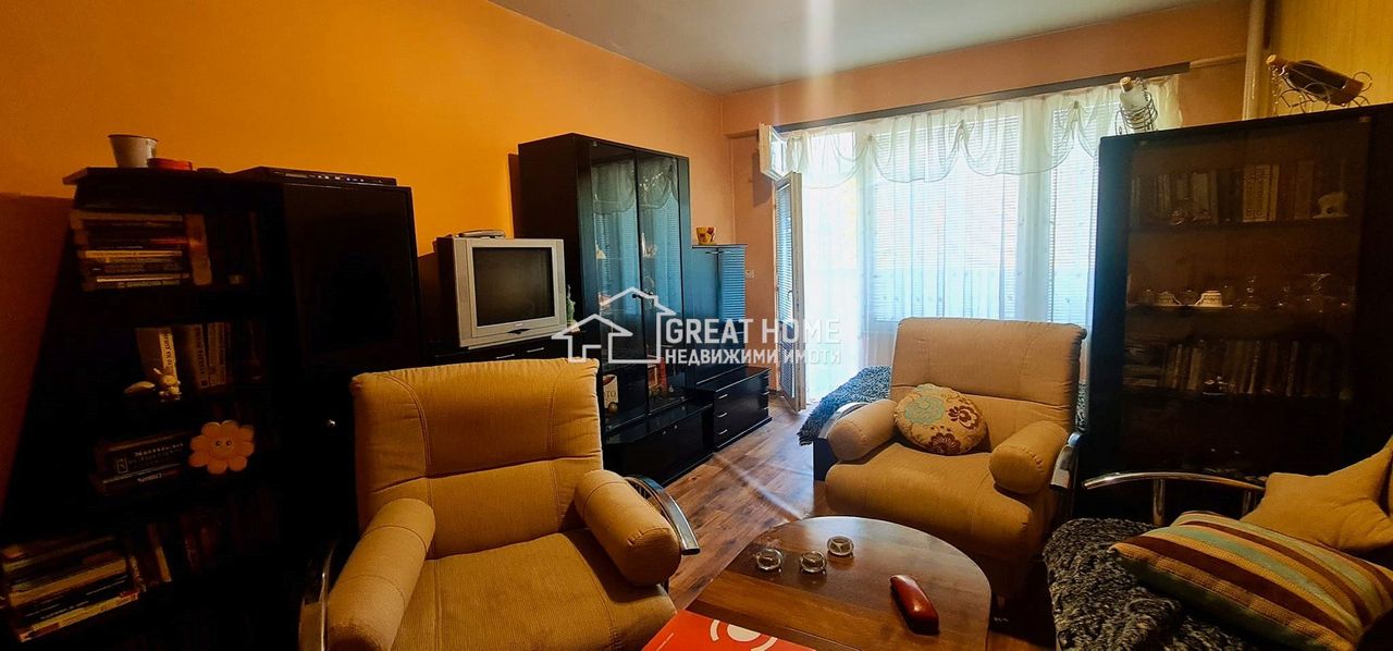 Продава се Тристаен апартамент в Търговище, Запад 2 - 65 кв.м за 1138 €/кв.м - Снимка #1