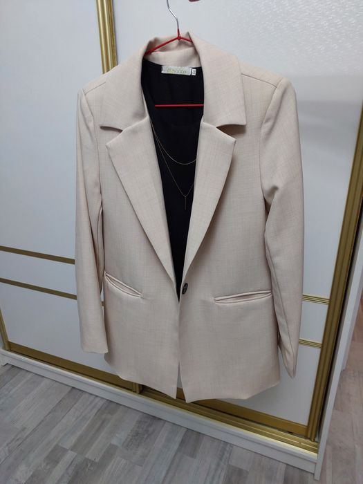 Продам всё б/у в отличном хорошем, состоянии, одевались по одному разу