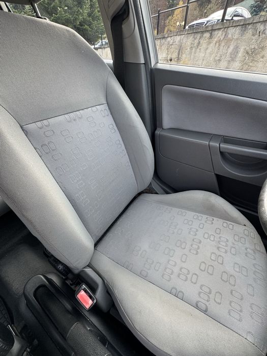 Vând Ford Fiesta 1.3 benzină