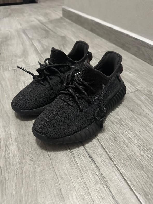 Yeezy 350 V2 black REFLECTIVE