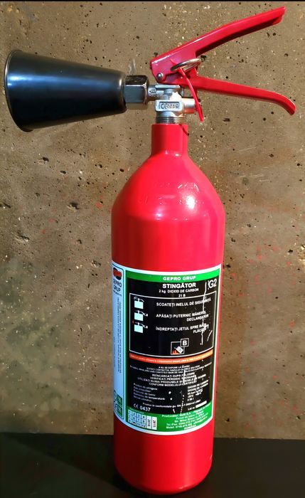 Vând stingător de incendiu P1 cu pulbere funcţional!