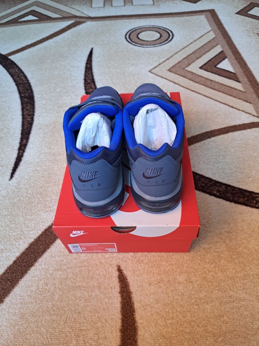 Спортни обувки Nike AIR MAX COMMAND