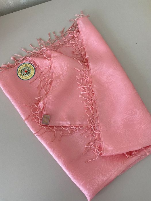 Шелковый платок новый