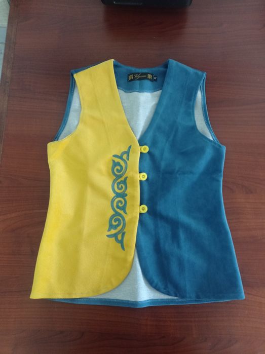 Жилет в национальном стиле ( для мальчиков).