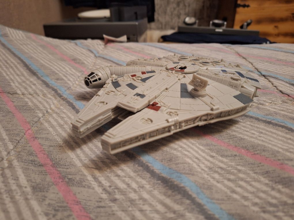 Корабът на Han Solo Millennium Falcon