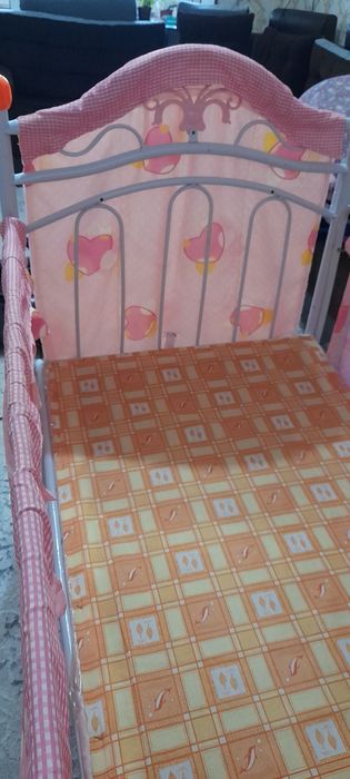 Кроват для  девчонок