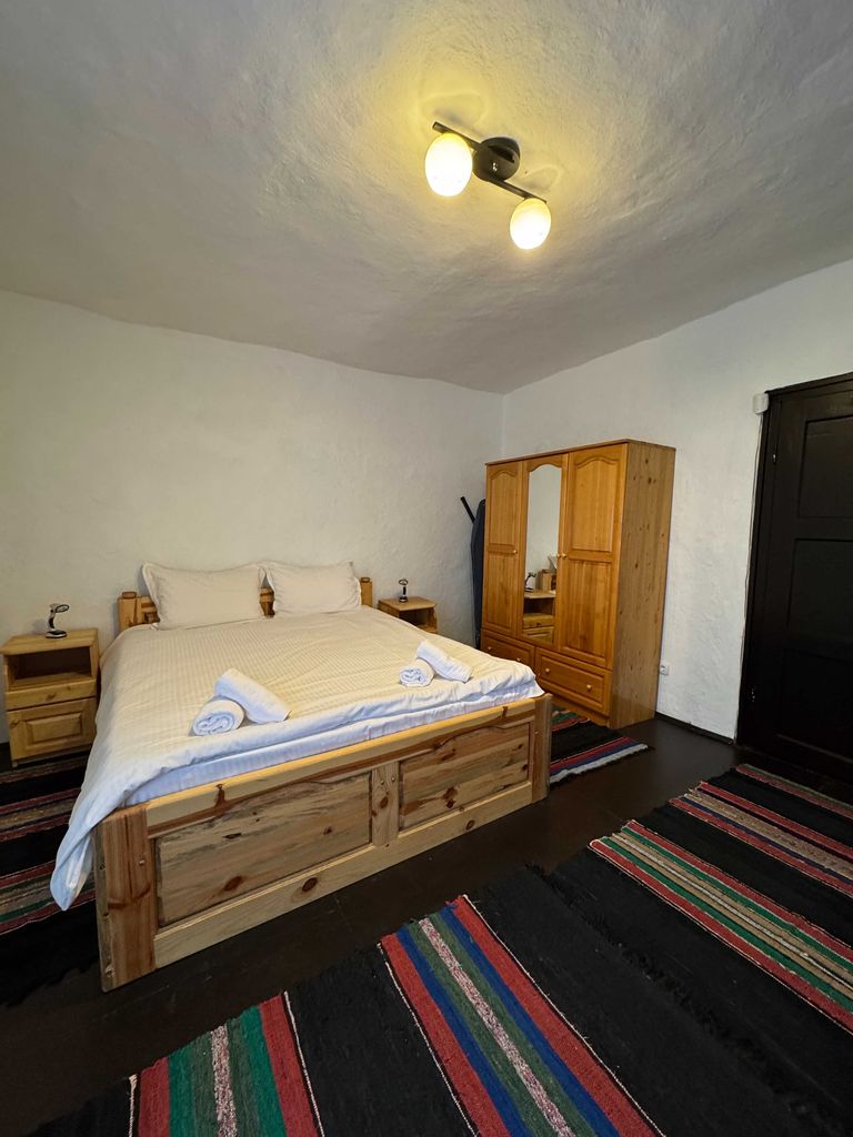 Продава се Къща в с. Соволяно, Област Кюстендил - 150 кв.м за 1867 €/кв.м - Снимка #12
