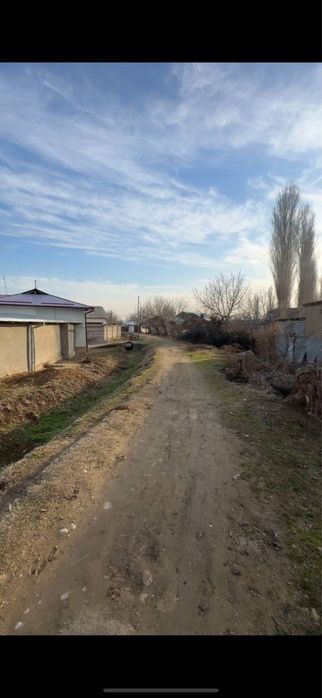 Янги узбекистон боғи Болта махалласида йер сотаман 5 сотихли уй янги м