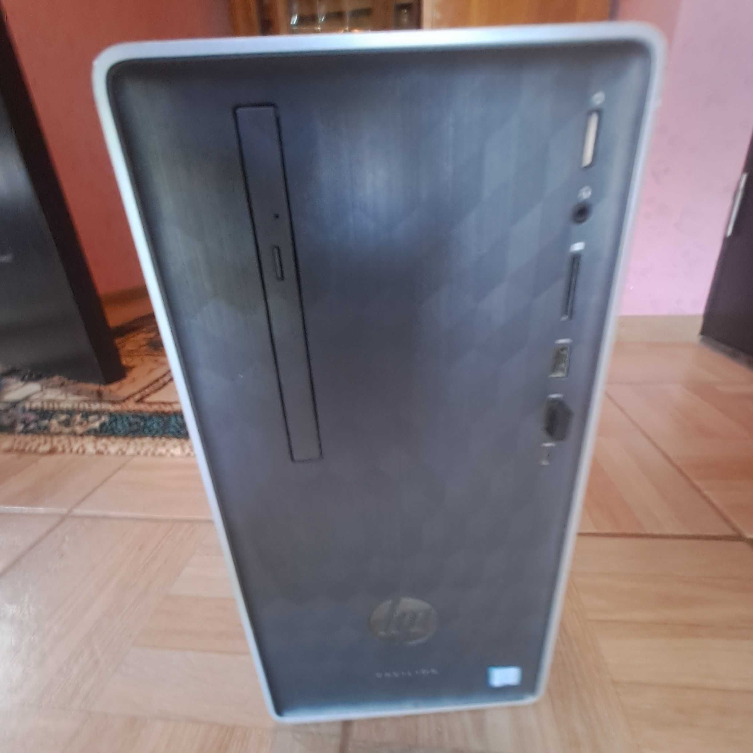 Leptop/PC U.C HP PAVILION  590