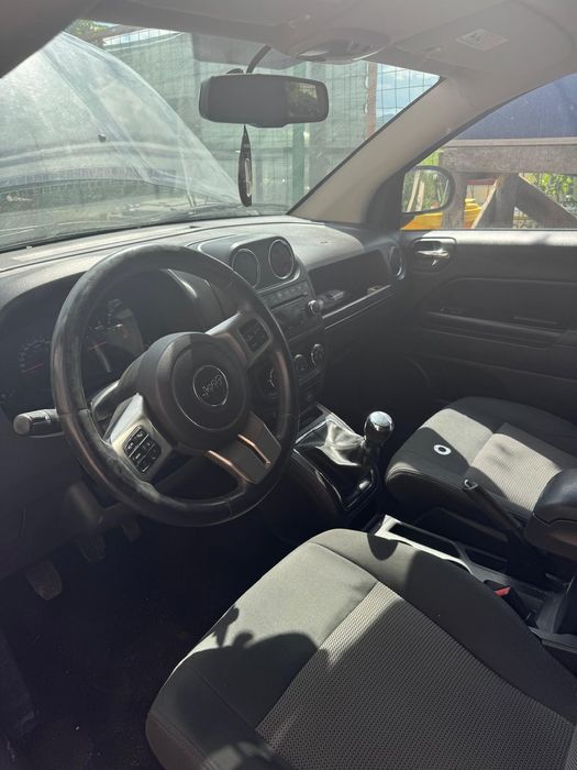 Dezmembrez jeep compas