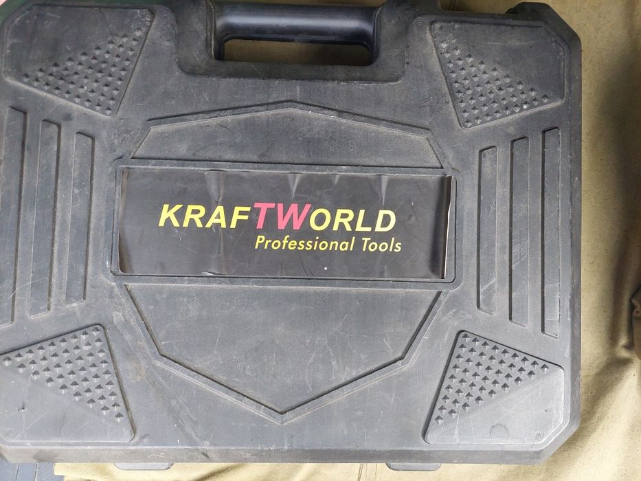 Кутия и инструменти  от Винтоверт Kraft Word