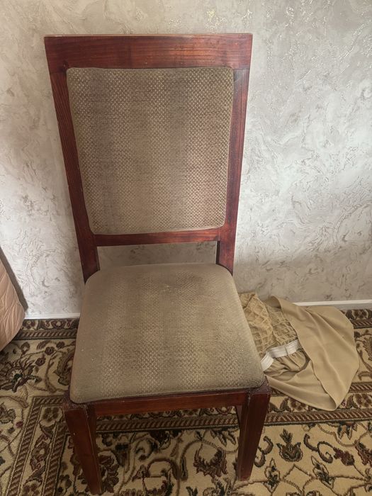 Полдам стулья в нормальном состоянии не дорого