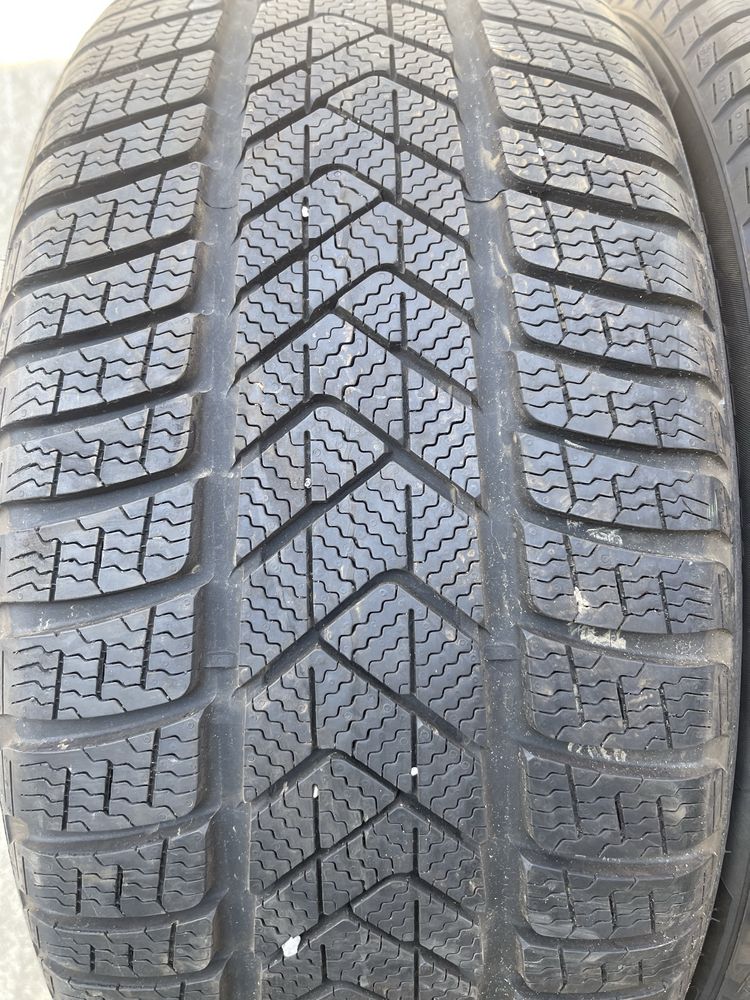 Vand 2 anvelope iarna 255/35/21 Pirelli Sottozero 3