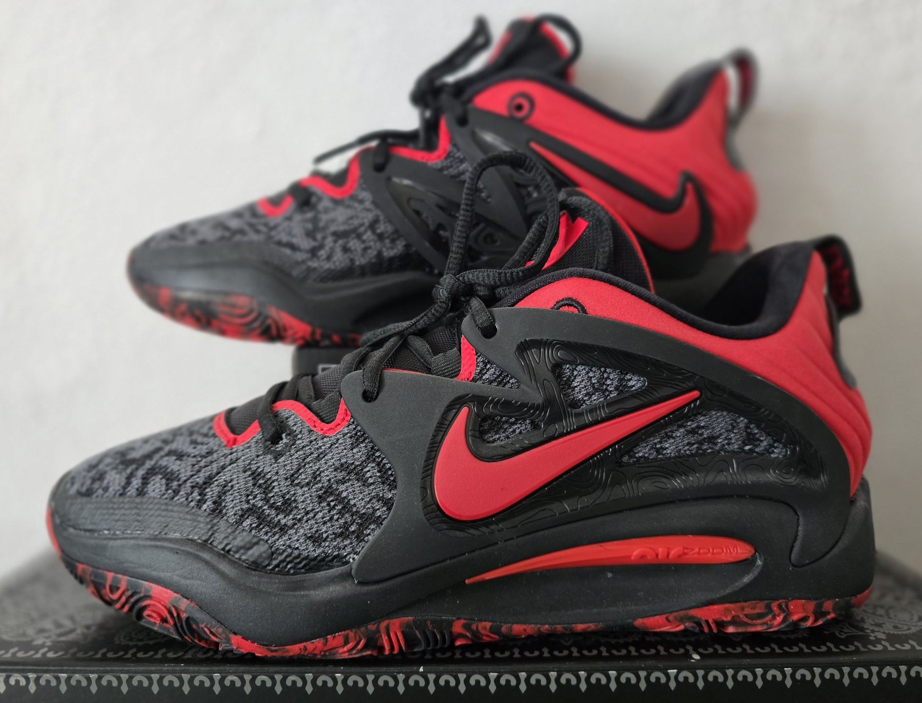 Adidași Nike Kd15, originali în cutie.