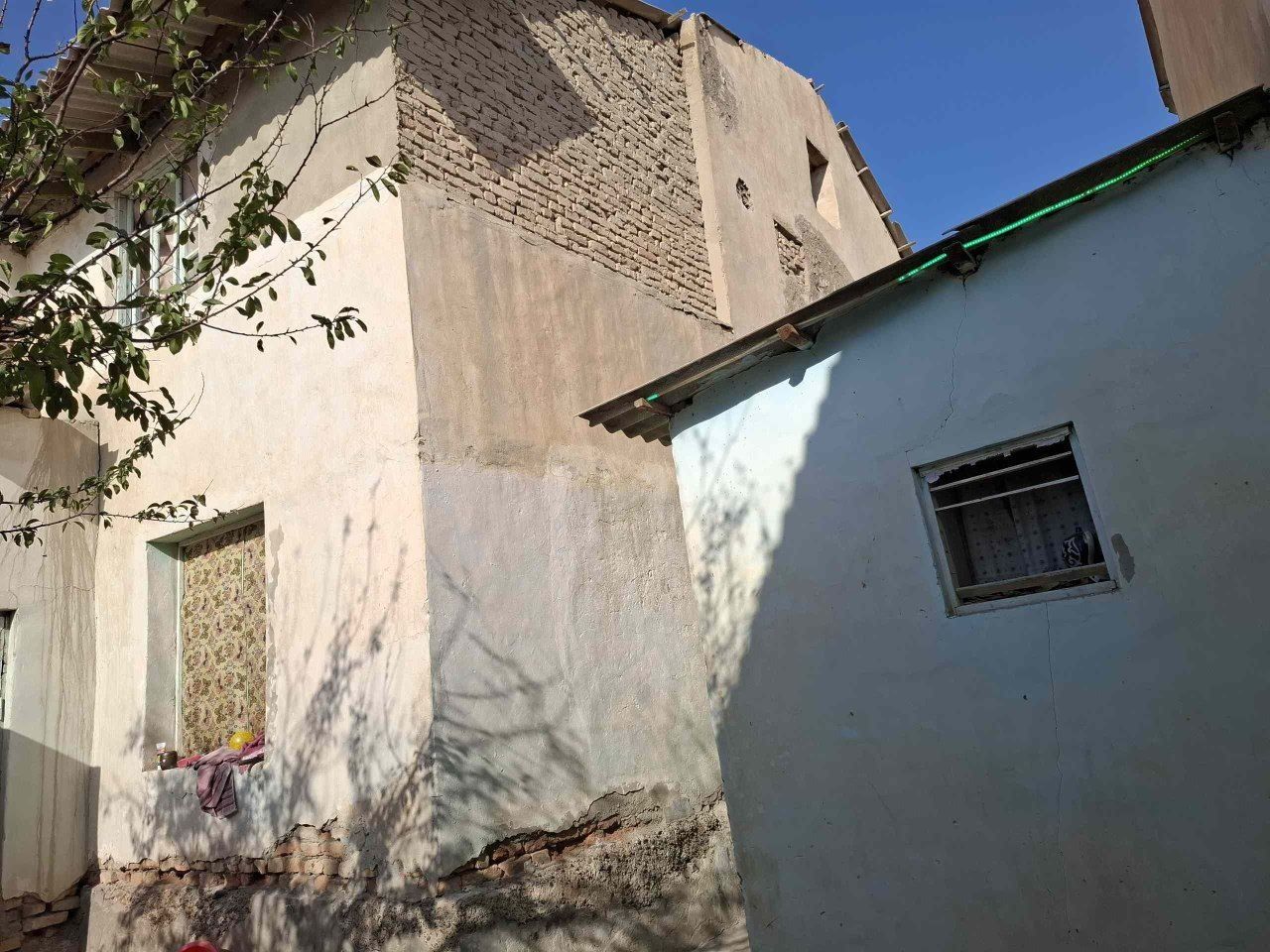 2etajli 6sotixli hovli (katedj) sotiladi