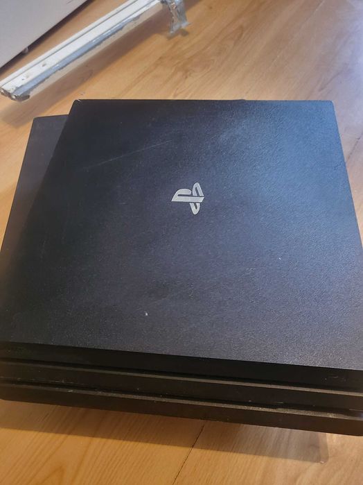 Плейстейшан 4  конзола