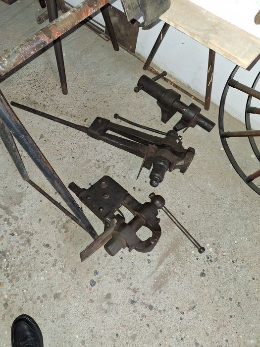 Vând set unelte fierar/covaci