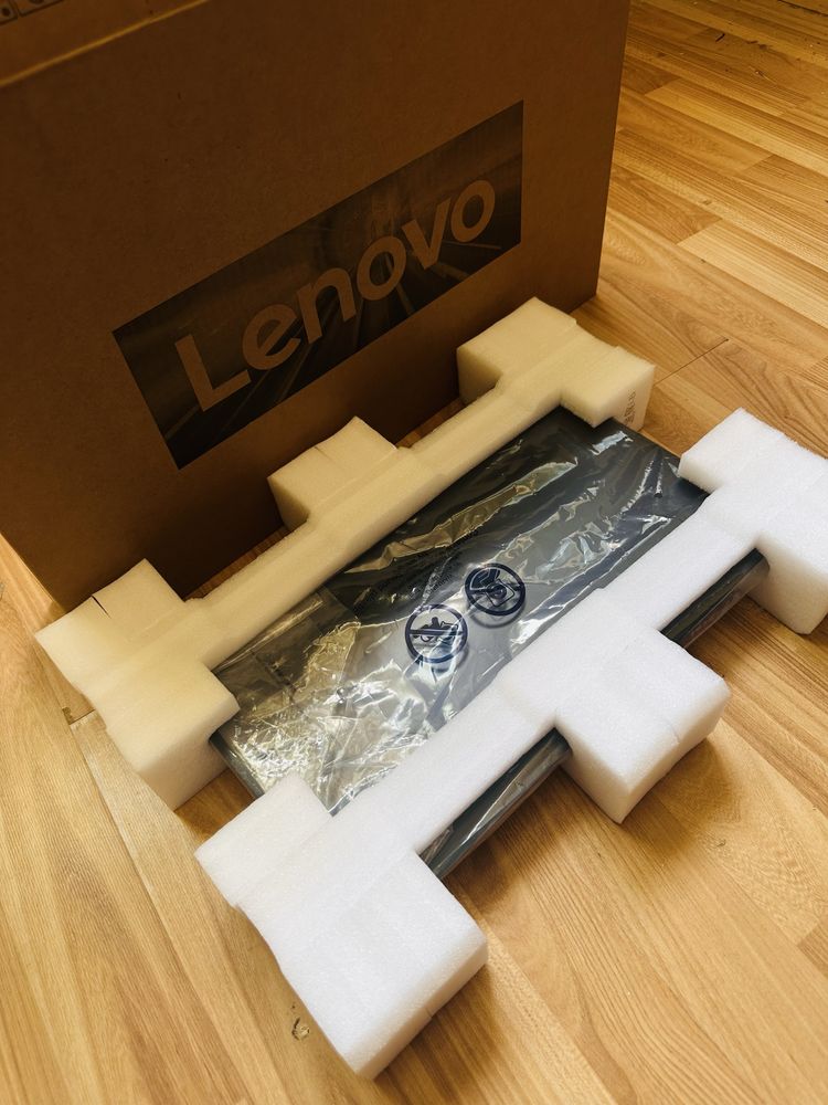 Lenovo yangi turibdi srochni sotiladi narxi arzon