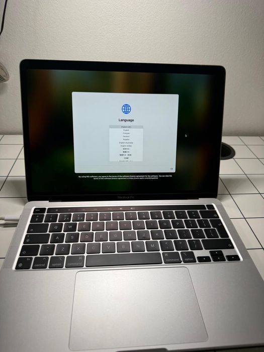 Macbook Pro 13 inch 2022
