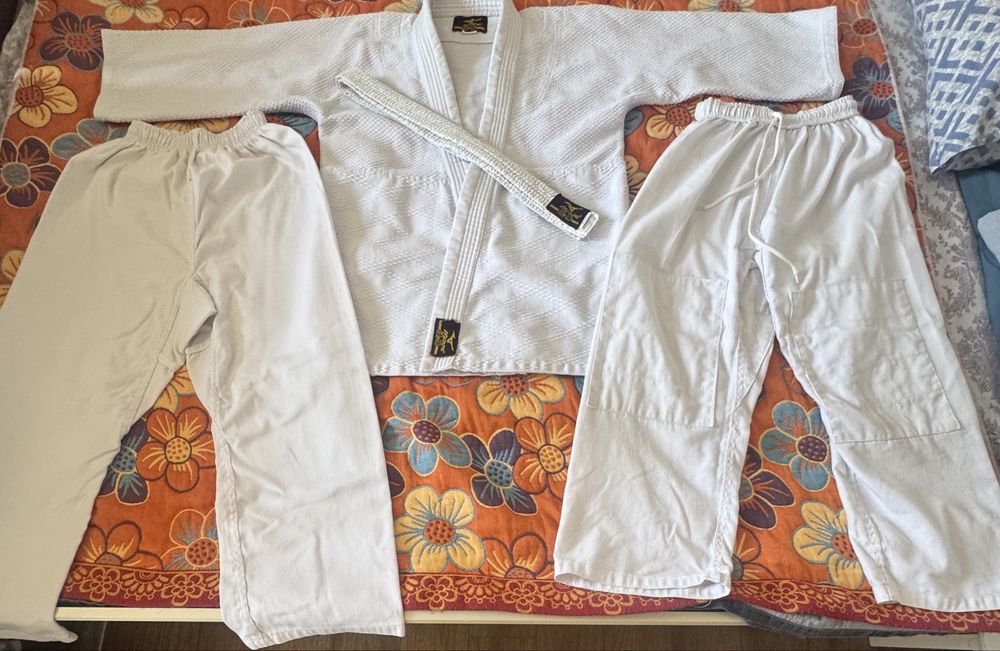 Продам кимоно размер 150