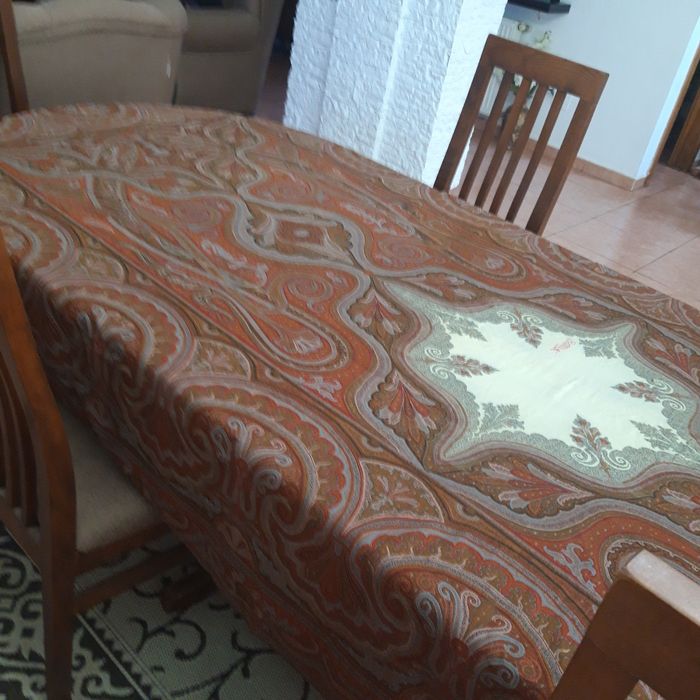 Fata de masa eleganta
